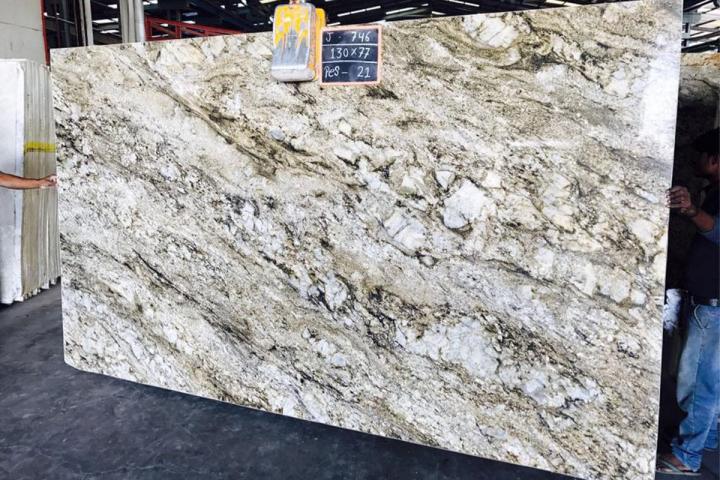 Création de comptoir en Dekton Laval